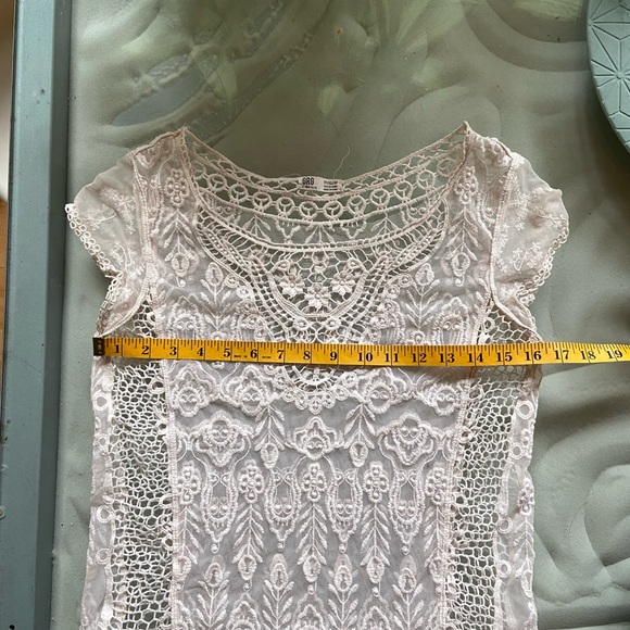 White lace/embroidered top size XS - Picture 7 of 7